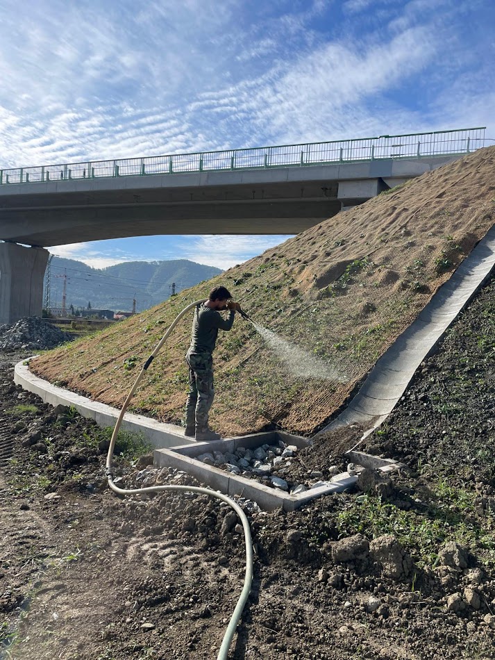 Hydroosev a spevňovanie svahu